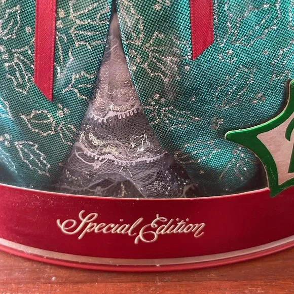 1995 Happy Holidays Barbie MIB - Picture 4 of 16